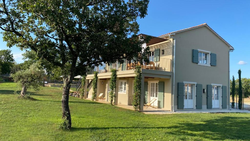 Budova, kde se vila nachází