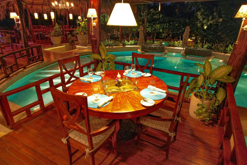 Bazén v ubytování Jardin del Eden Boutique Hotel nebo v jeho okolí