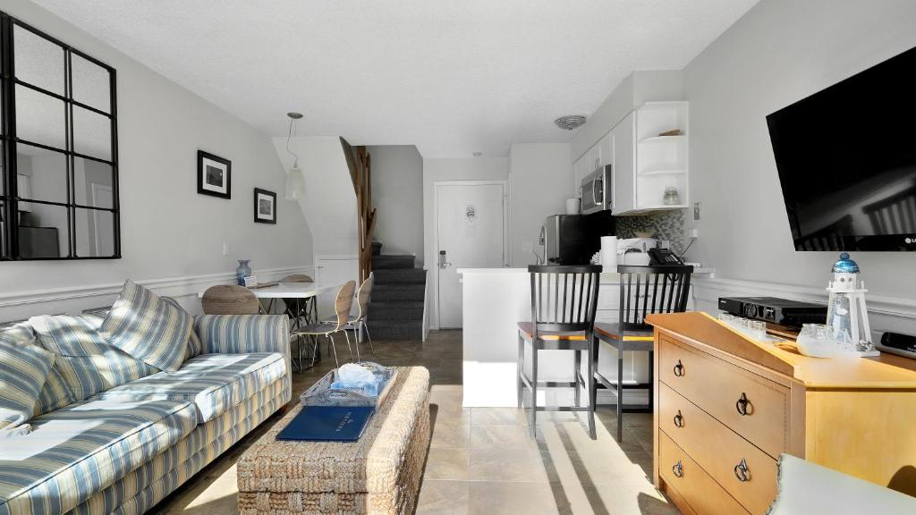 The Surf Club Resort - 