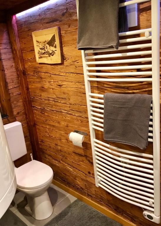 Kúpeľňa v ubytovaní Wasserfallhütte Saalbach