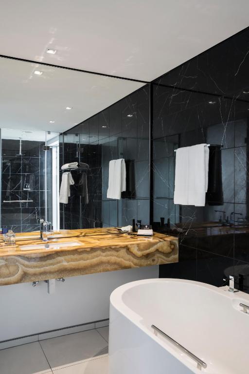 The Capital 15 on Orange Hotel & Spa - Executive Suite