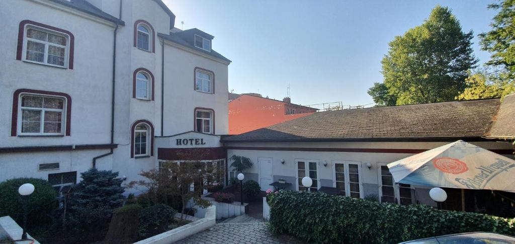 Budova, kde se hotel nachází