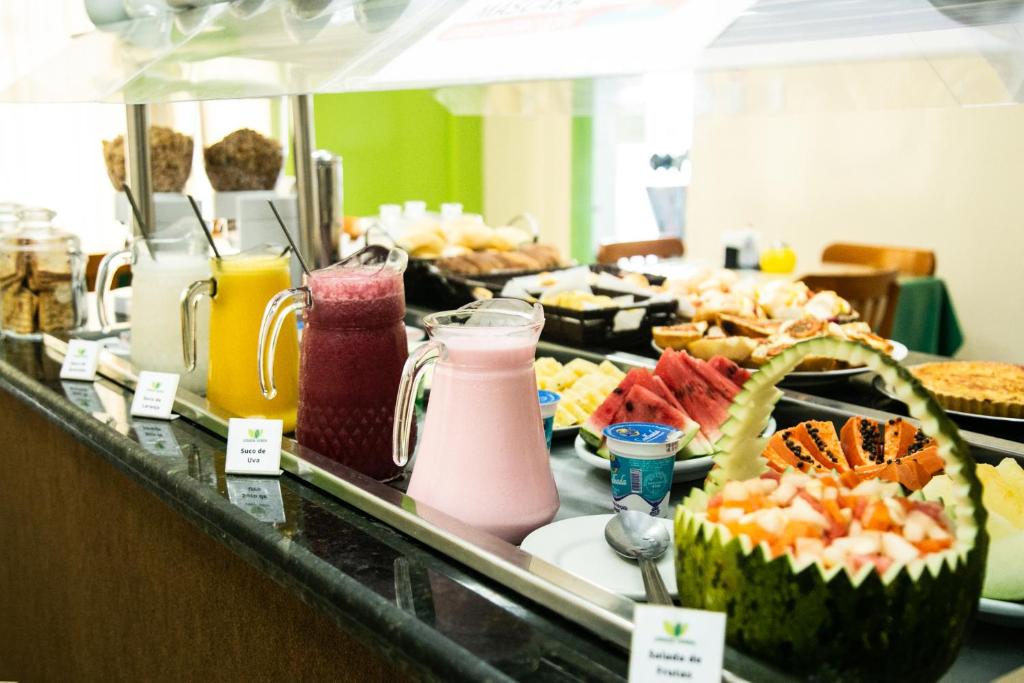 Comida no hotel ou em algum lugar perto