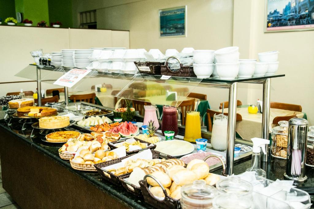 Comida no hotel ou em algum lugar perto