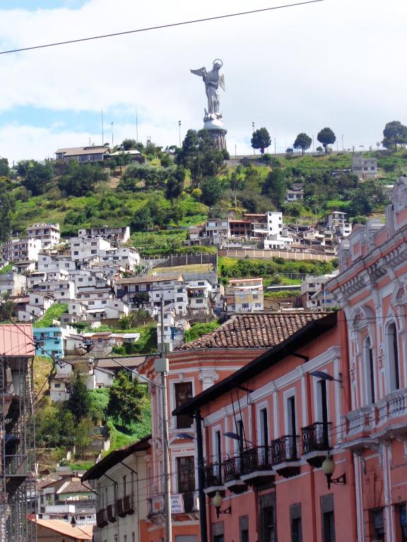 Nespecifikovaný výhled na destinaci Quito nebo výhled na město při pohledu z hotelu