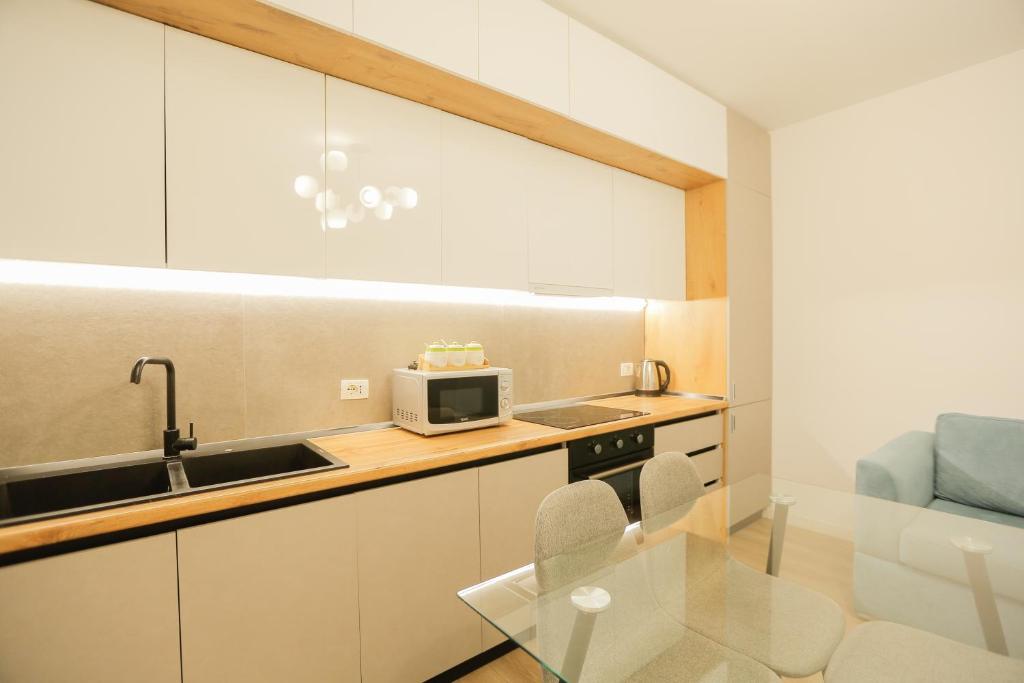 Miku Apartment-Premium 2BD At Wilson Square - Image 12
