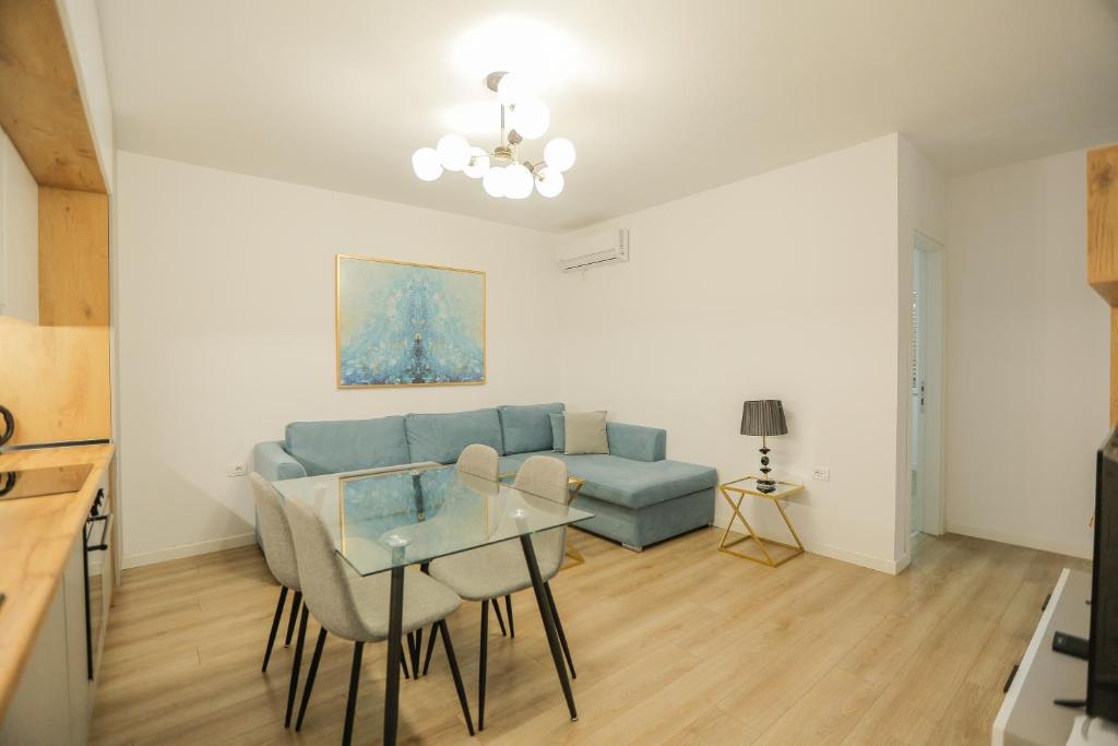 Miku Apartment-Premium 2BD At Wilson Square - Image 10