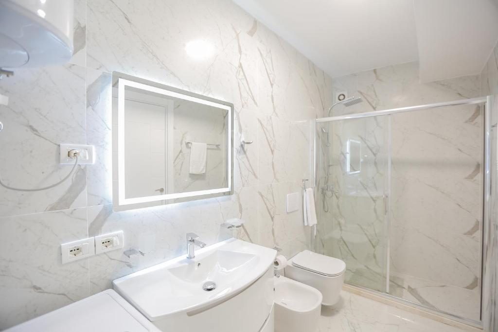 Miku Apartment-Premium 2BD At Wilson Square - Image 3