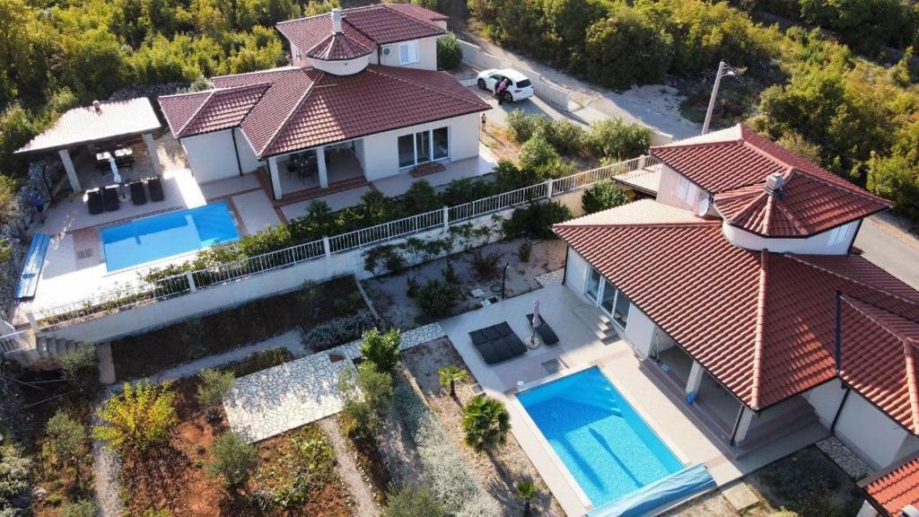 Bazén v ubytovaní Villa Veglia alebo v jeho blízkosti