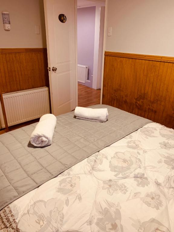 Postel nebo postele na pokoji v ubytování Arte Brisa Hostal Boutique
