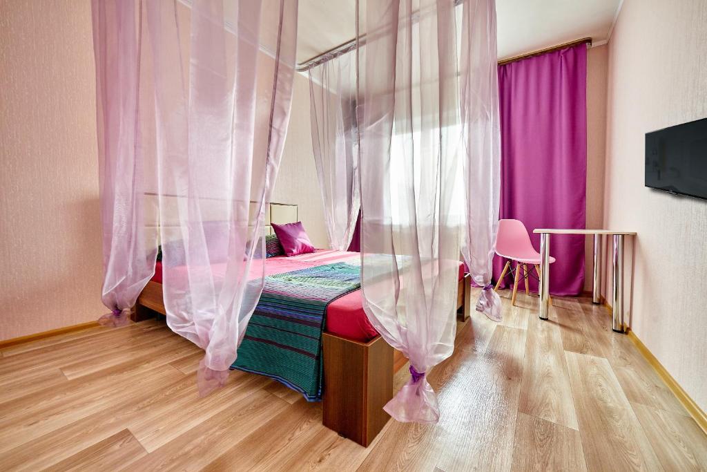 Apartment Ostrovskogo 93B - отзывы и видео