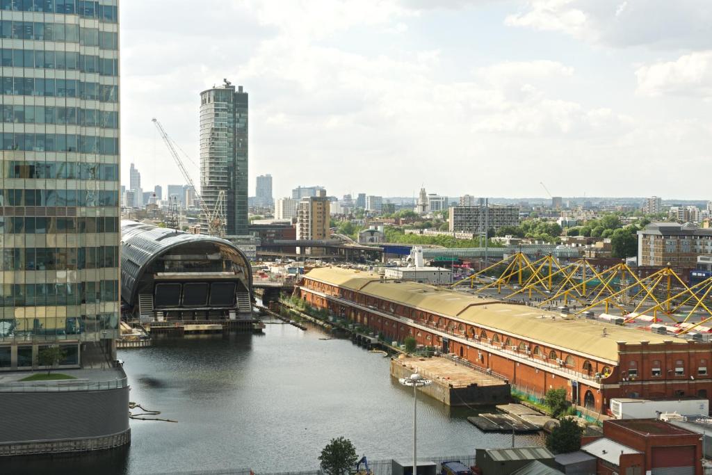 Fraser Place Canary Wharf - Deluxe One-Bedroom Apartment