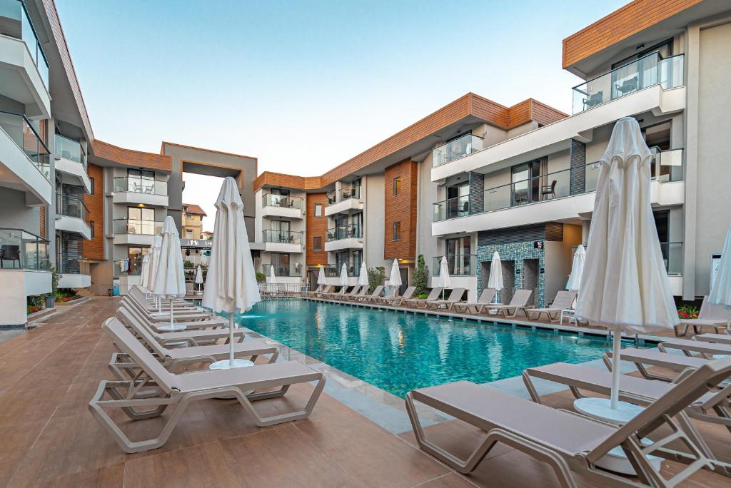 Bazén v ubytování Side Amour Hotel nebo v jeho okolí
