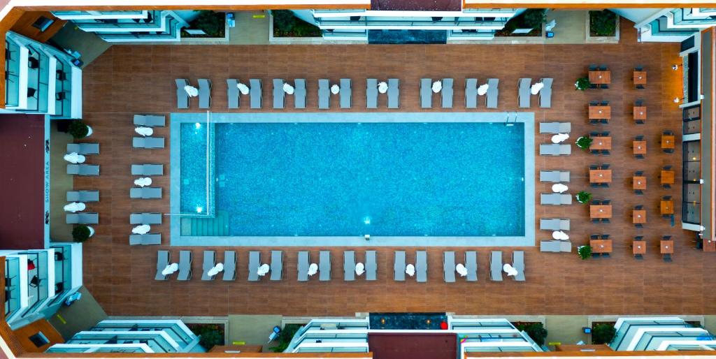 Bazén v ubytování Side Amour Hotel nebo v jeho okolí