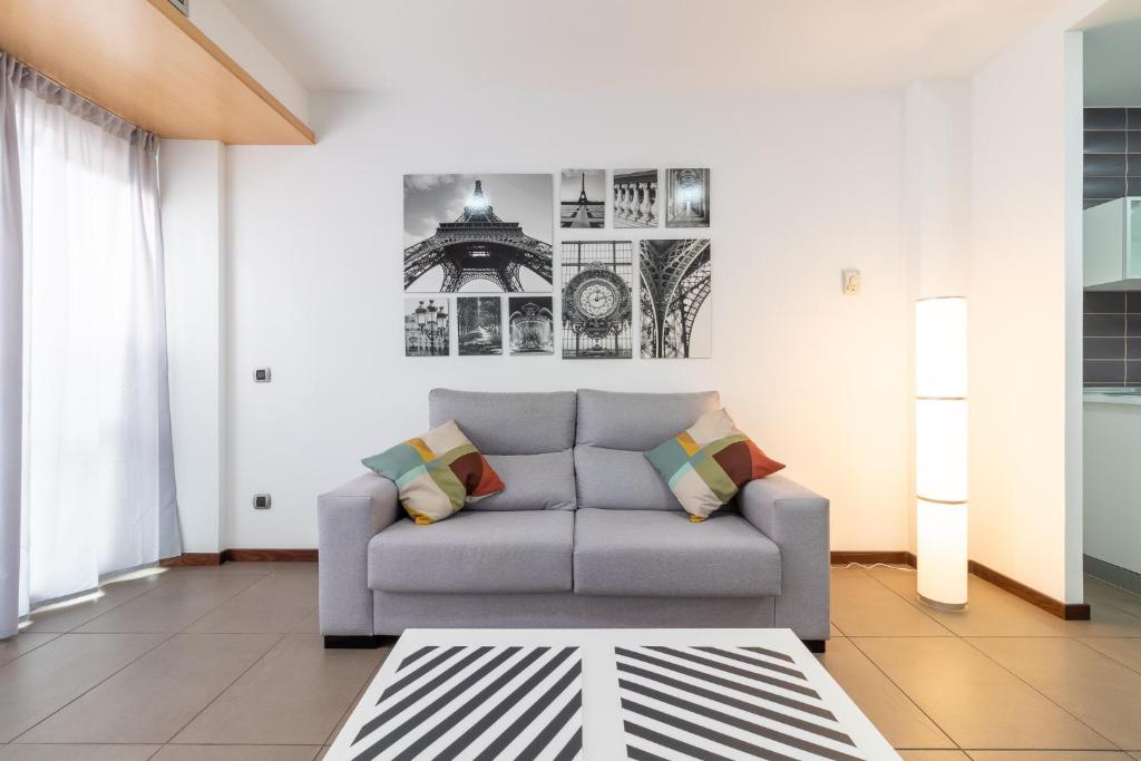 A seating area at Flatguest Tabaiba 1
