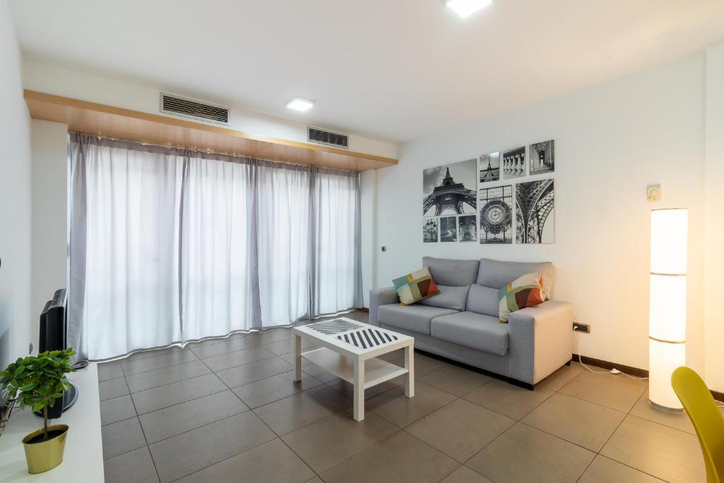 A seating area at Flatguest Tabaiba 1