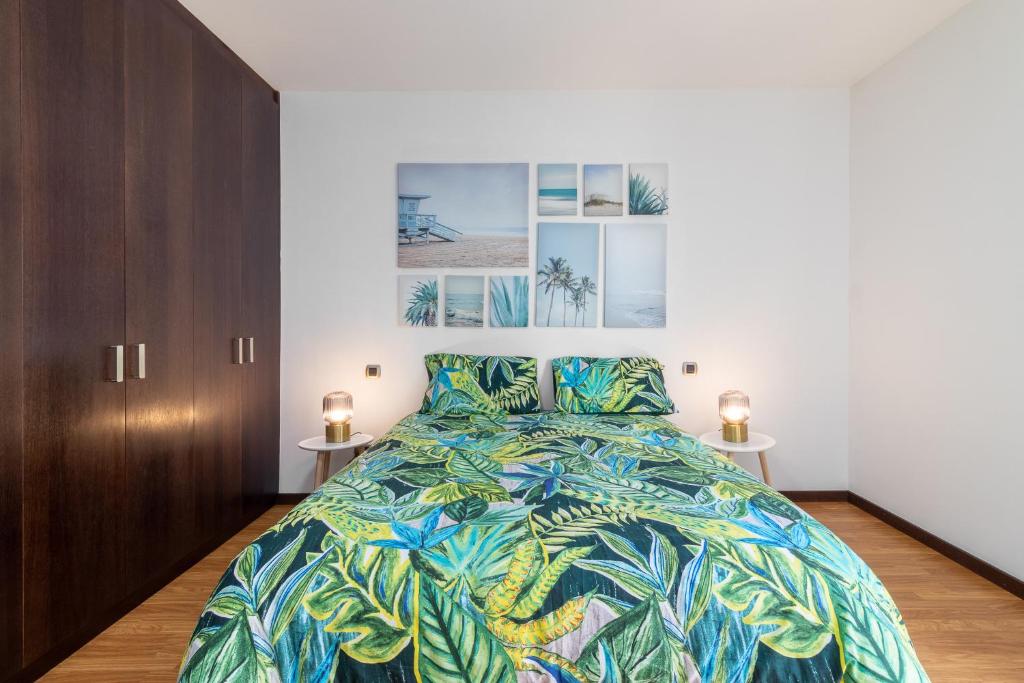 A bed or beds in a room at Flatguest Tabaiba 1
