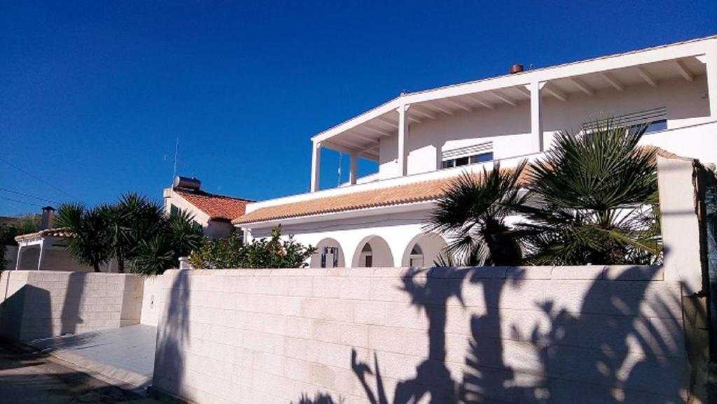 The building in which the holiday home is located
