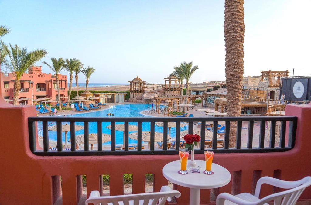 Charmillion Sea Life Resort - 12