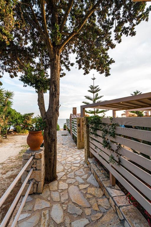 Fotografie z fotogalerie ubytování Beachfront Andriana Villa with mini pool and spa v destinaci Vasilikos