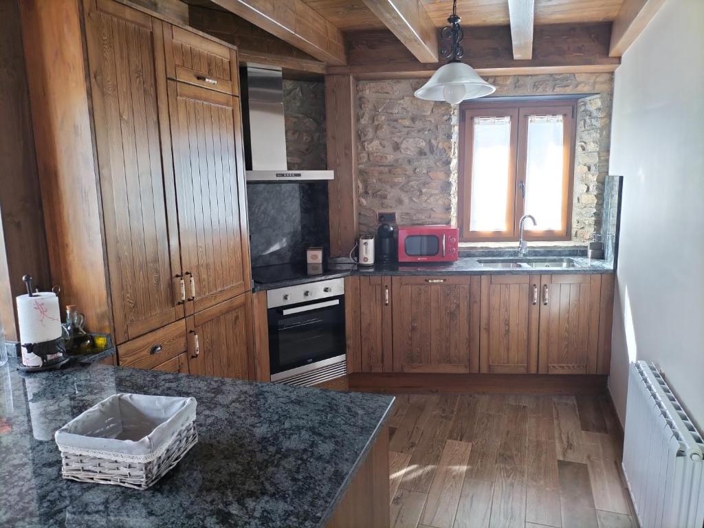 Kuchyň nebo kuchyňský kout v ubytování Cal Teler-Benedicta