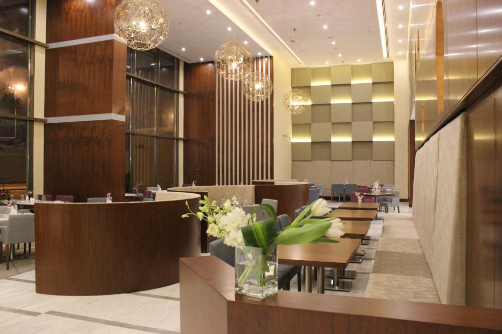Posezení v ubytování Holiday Inn Jeddah Gateway by IHG