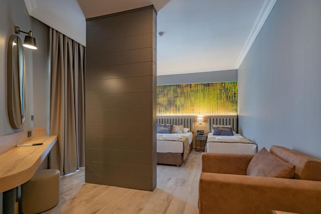 Side Amour Hotel - Triple Room With Balcony