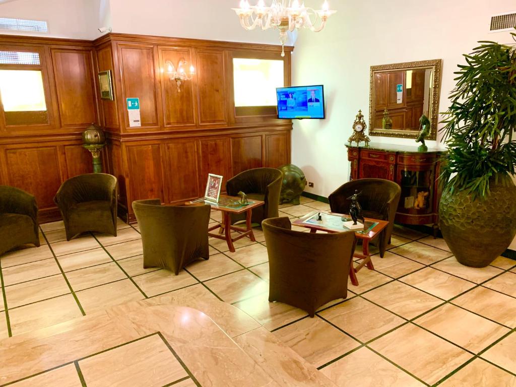 Hotel Regina Margherita - Resim 7