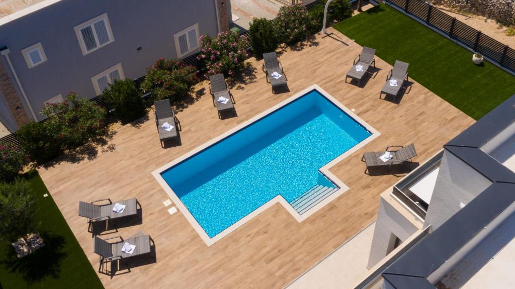 Bazén v ubytování Villas Royal II with Private Pool nebo v jeho okolí