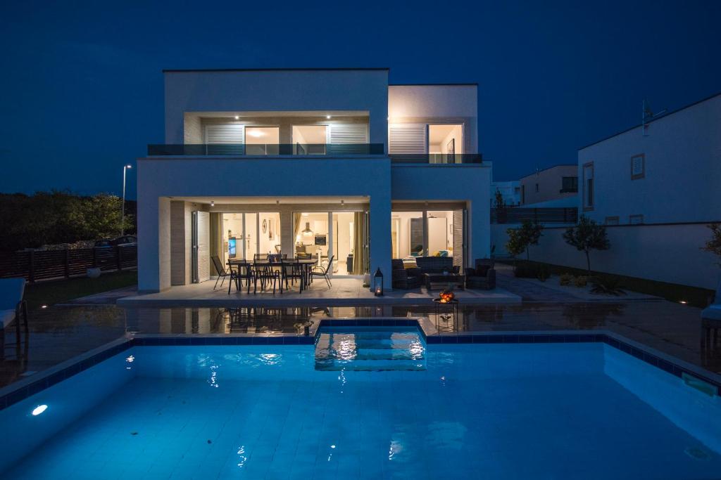 Bazén v ubytování Villas Royal II with Private Pool nebo v jeho okolí