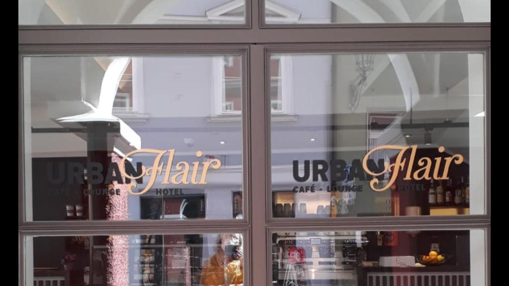 Certifikát, hodnocení, plakát nebo jiný dokument vystavený v ubytování Urban Flair Hotel
