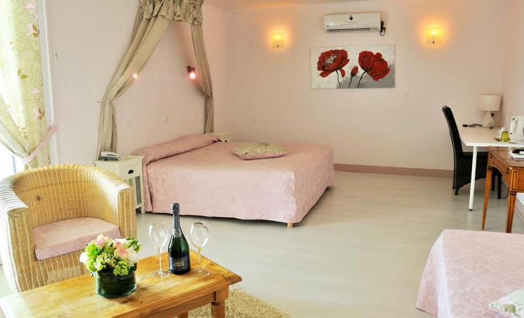 Logis Hôtel Restaurant L'Essille - Superior Double Room