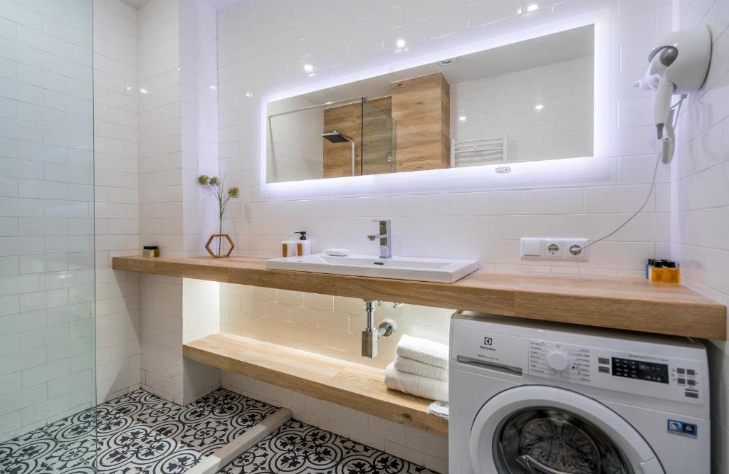 Koupelna v ubytování 2-room apartment, Redco, Alpic 405