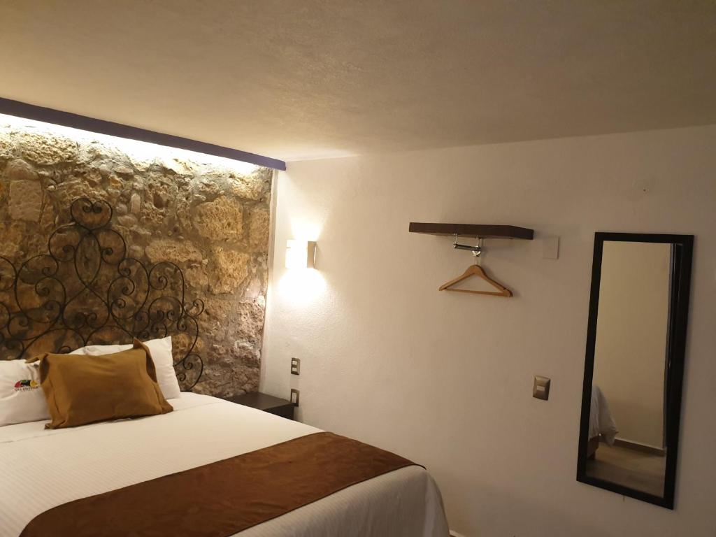 Hotel Don Carlos - Deluxe Room (2 Adults + 1 Child)