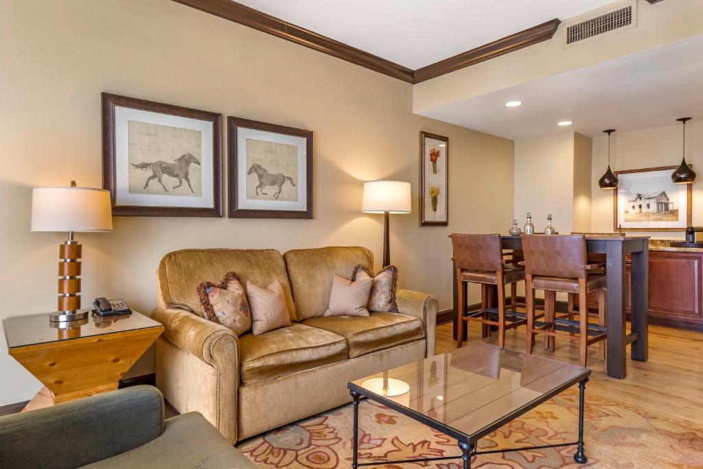 Omni Austin Hotel Downtown - Executive One-Bedroom King Suite