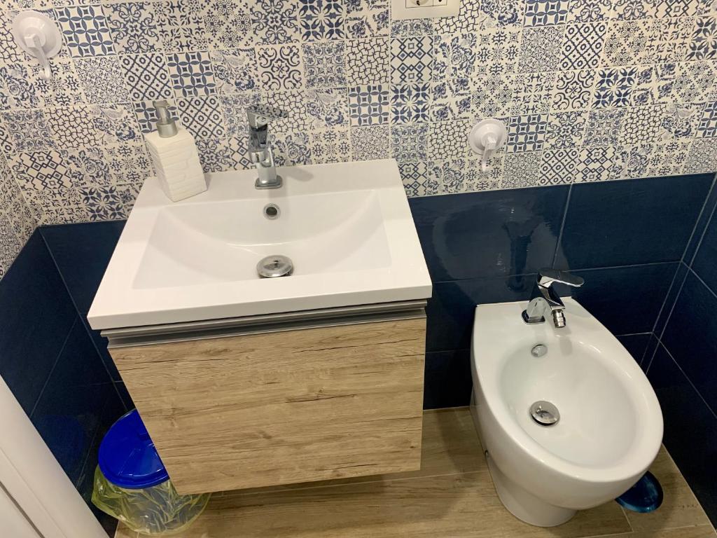 Łazienka w obiekcie La casetta ai Gradoni di Chiaia
