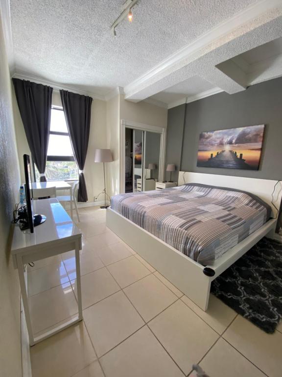 5. Beach and Boardwalk Condo in Hollywood, Hollywood (updated prices 2024)
