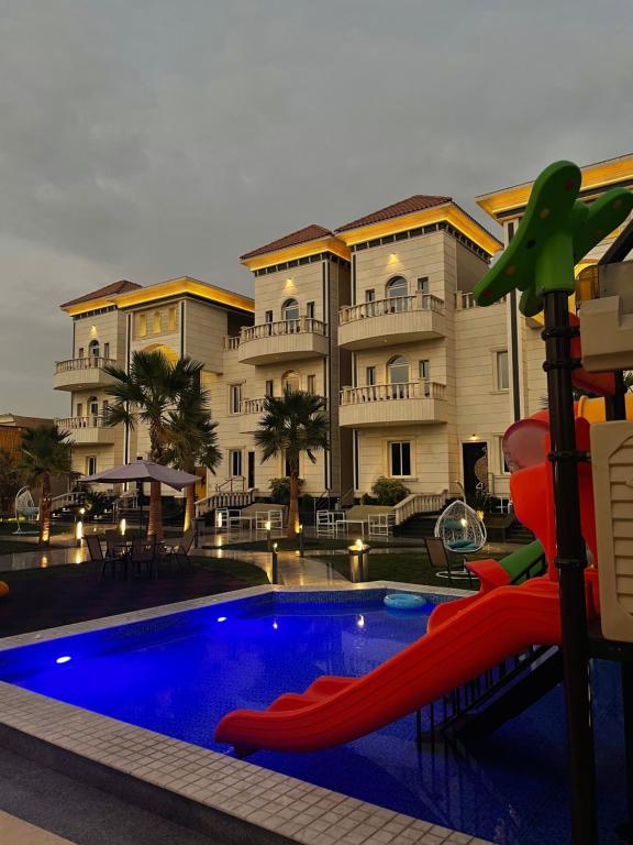Golden White Hotel - Housity