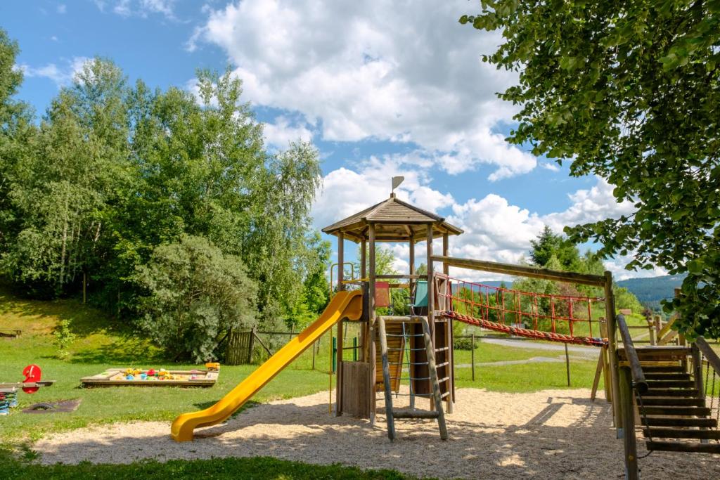 Plac zabaw dla dzieci w obiekcie JUFA Hotel Maria Lankowitz