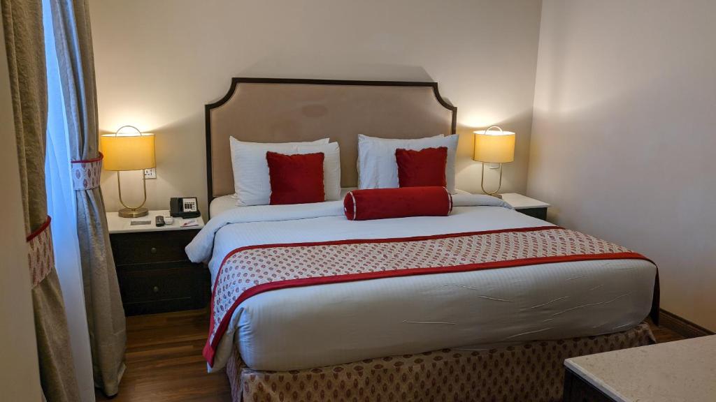 Ramada by Wyndham Lahore Gulberg II - Suite Junior Lit King-Size - Non-Fumeurs