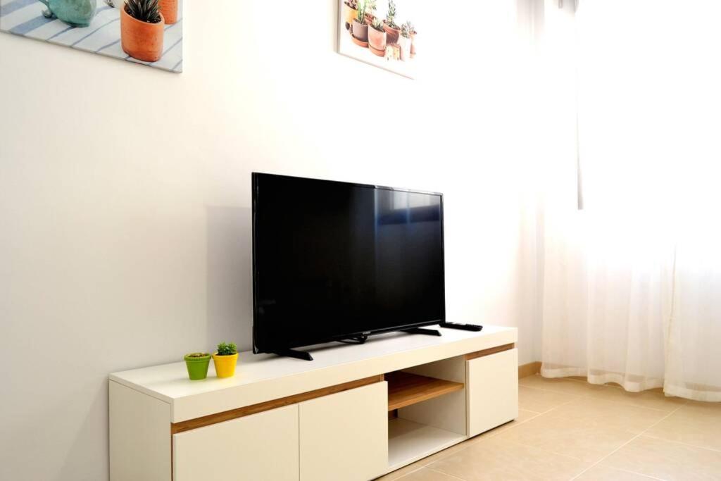 TV a/nebo společenská místnost v ubytování Monachil Apartamento La Vereda recién estrenado