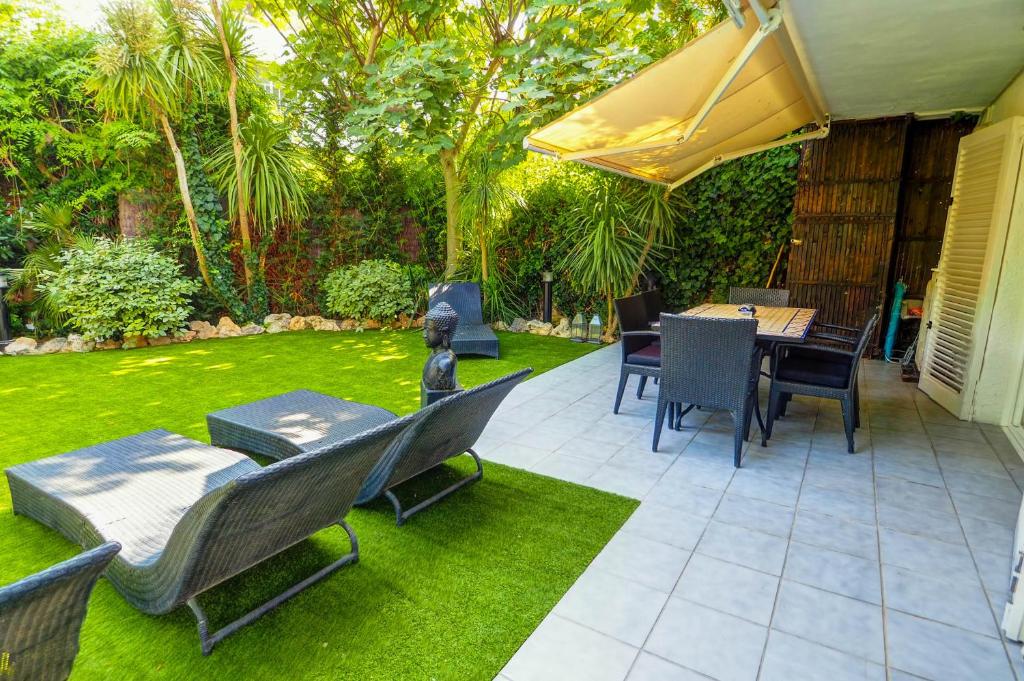 Zahrada ubytování Beach Apartment Garden Vinyet by Hello Homes Sitges