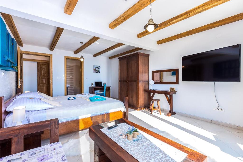 TV a/nebo společenská místnost v ubytování Lucija House - Lika Senj county