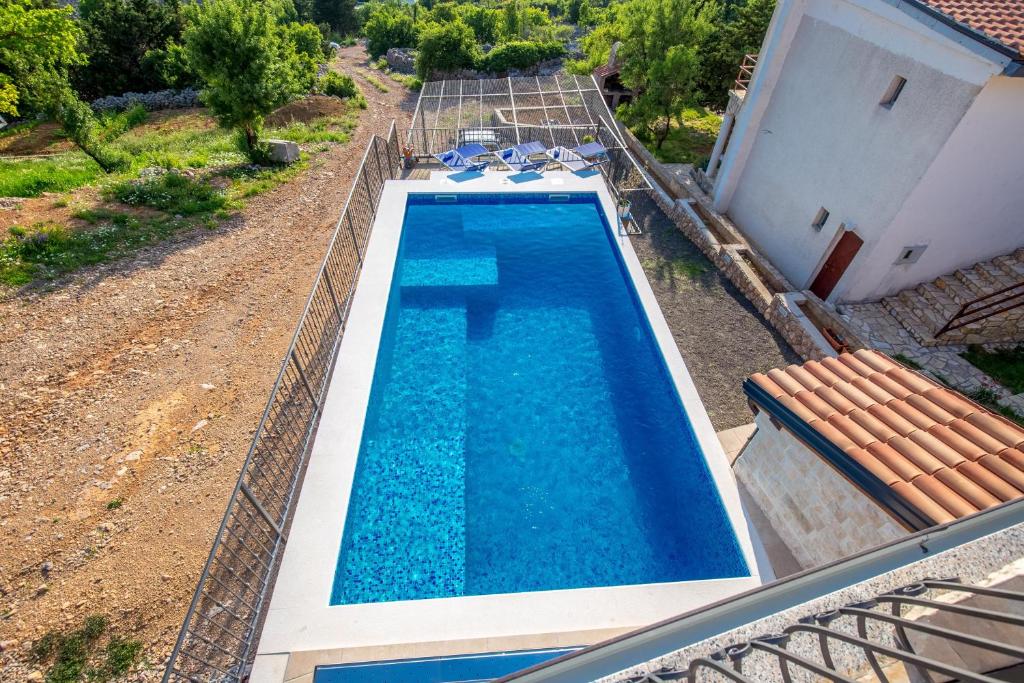 Bazén v ubytování Lucija House - Lika Senj county nebo v jeho okolí