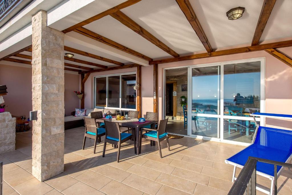 Balkón nebo terasa v ubytování Lucija House - Lika Senj county