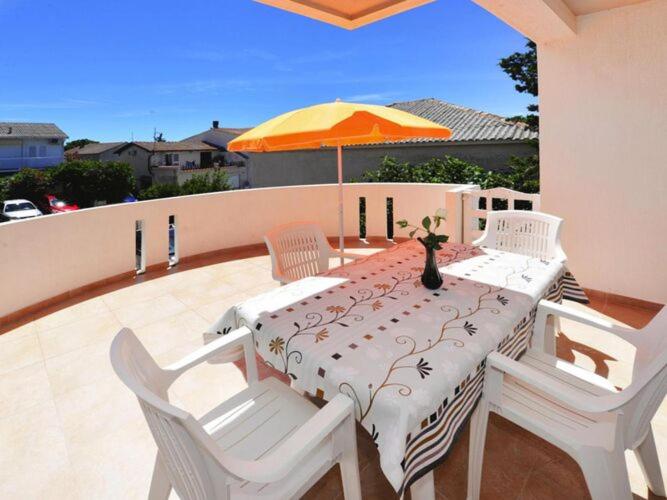 Apartments in house Ankica, Novalja (Kroatien Novalja)