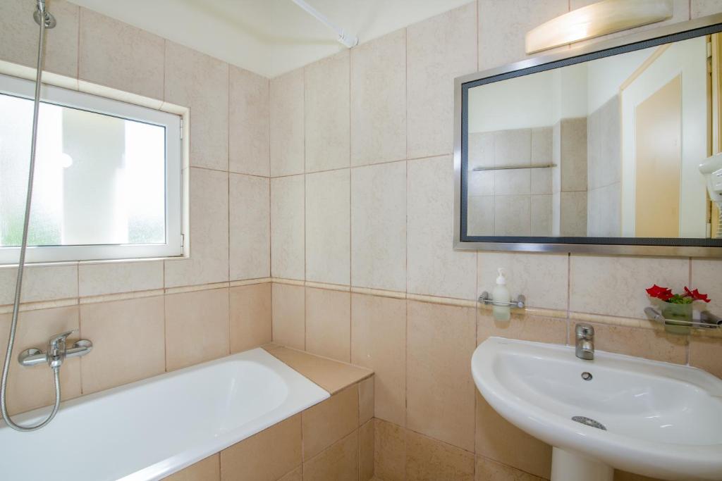 Koupelna v ubytování Toxo Hotel
