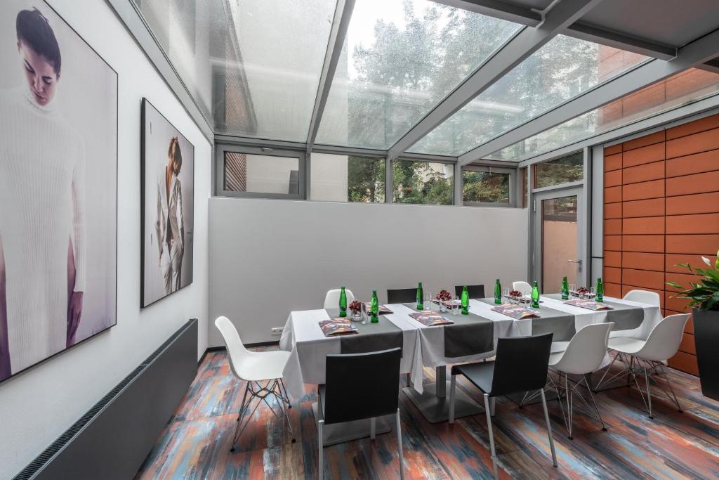 Art Hotel Prague - Resim 24