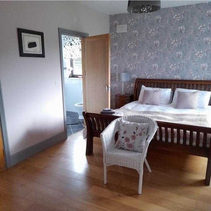 Postel nebo postele na pokoji v ubytování Shadowvale E34X773