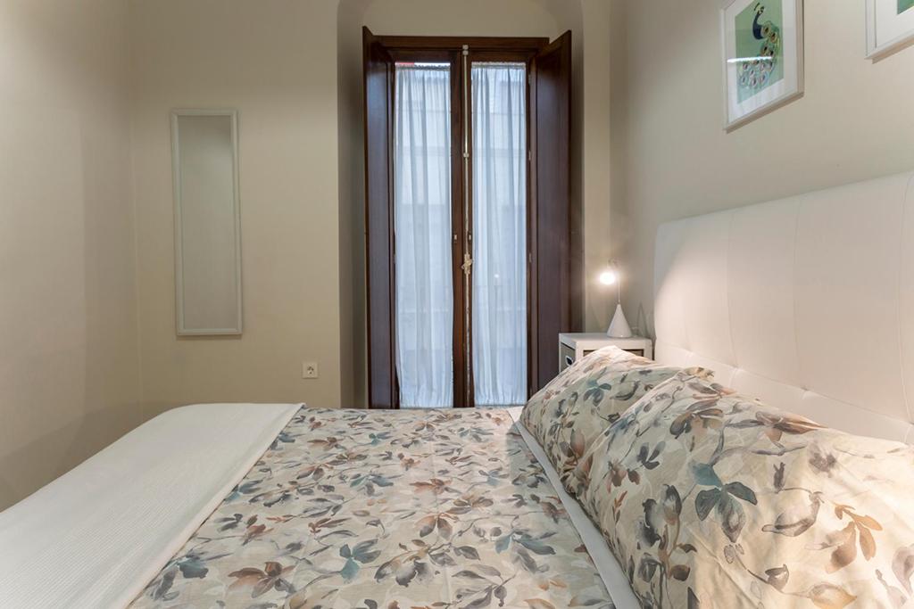 Booking.com: Lumbreras Sevilla Urban Apartments , Sevilla ...